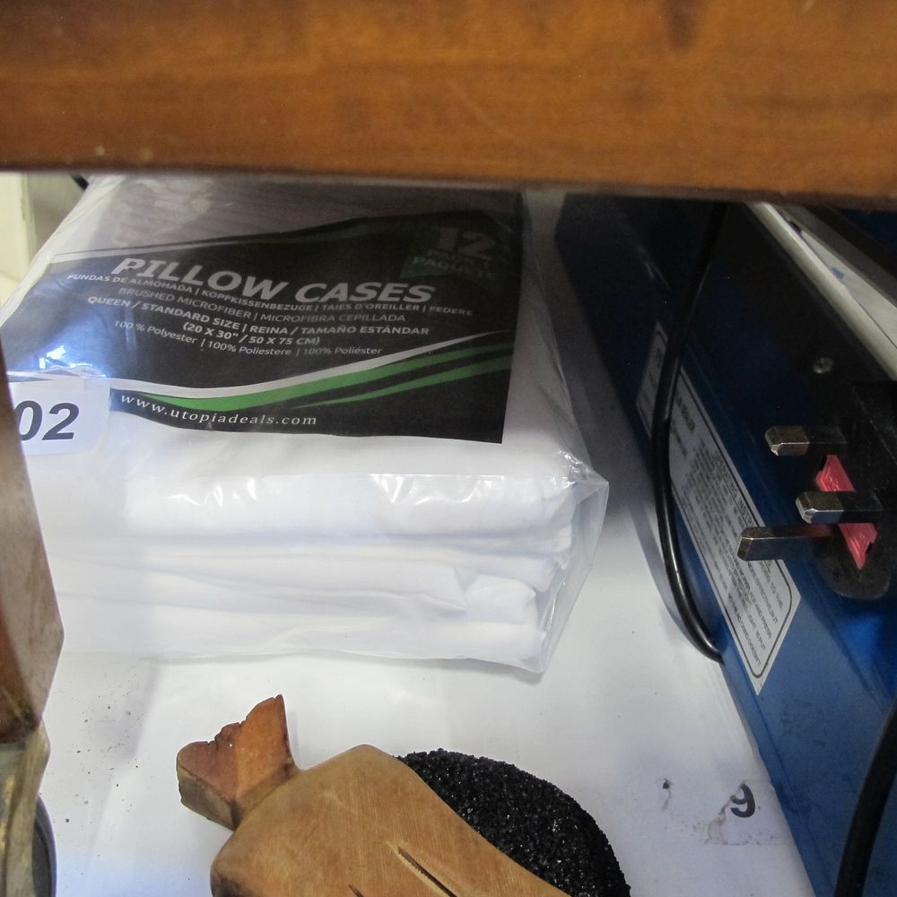 Lot 502: Pillow cases
