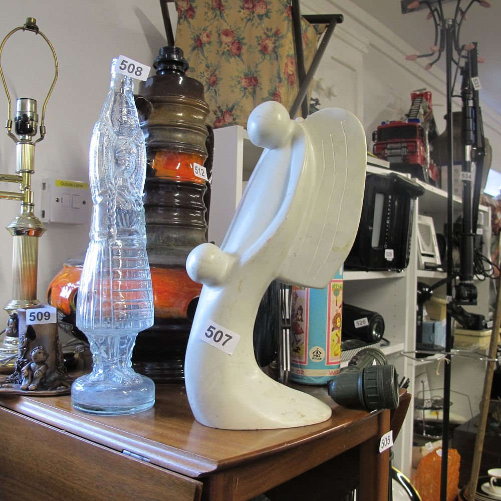 Lot 507: Angel sculpture 