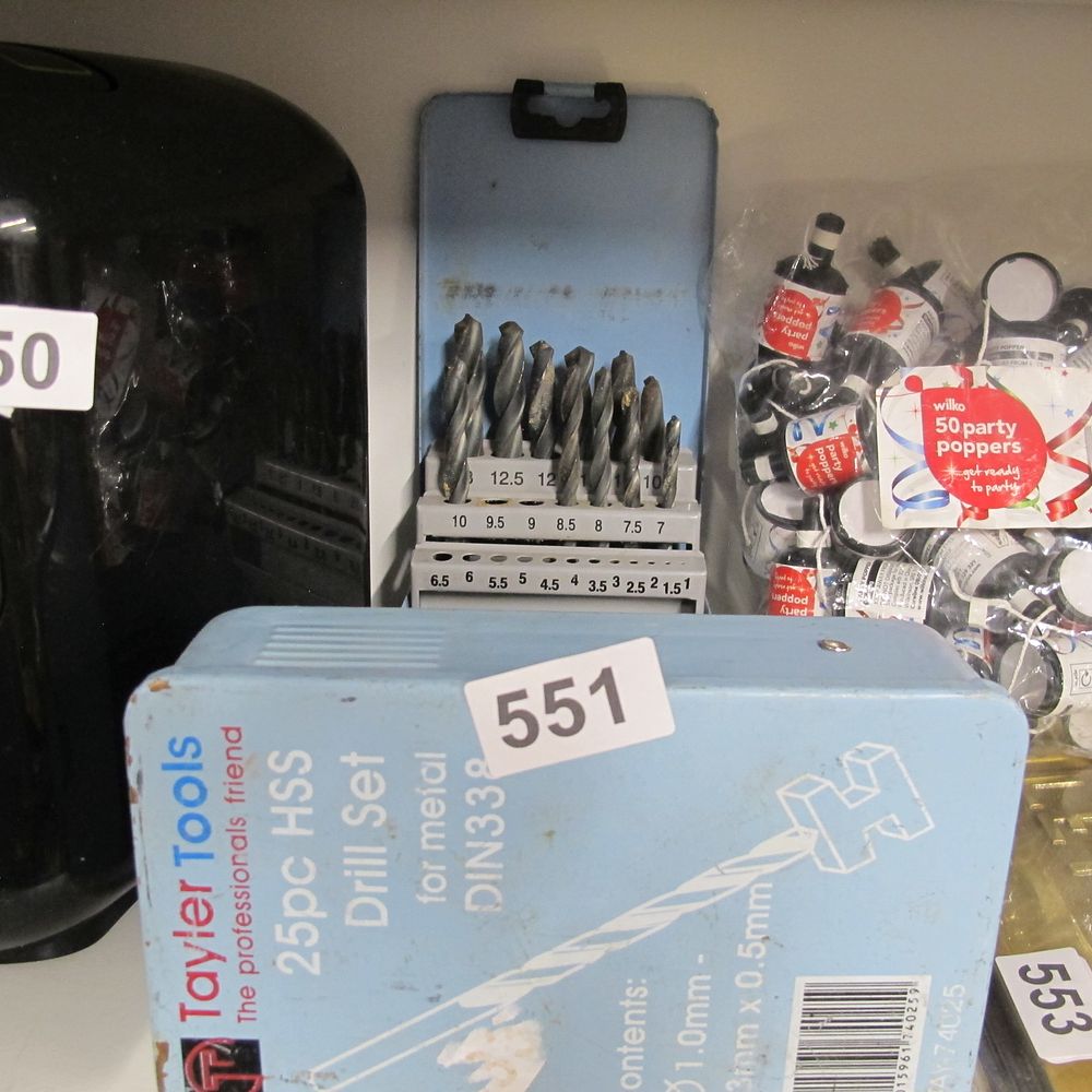 Lot 551: Drill bits 