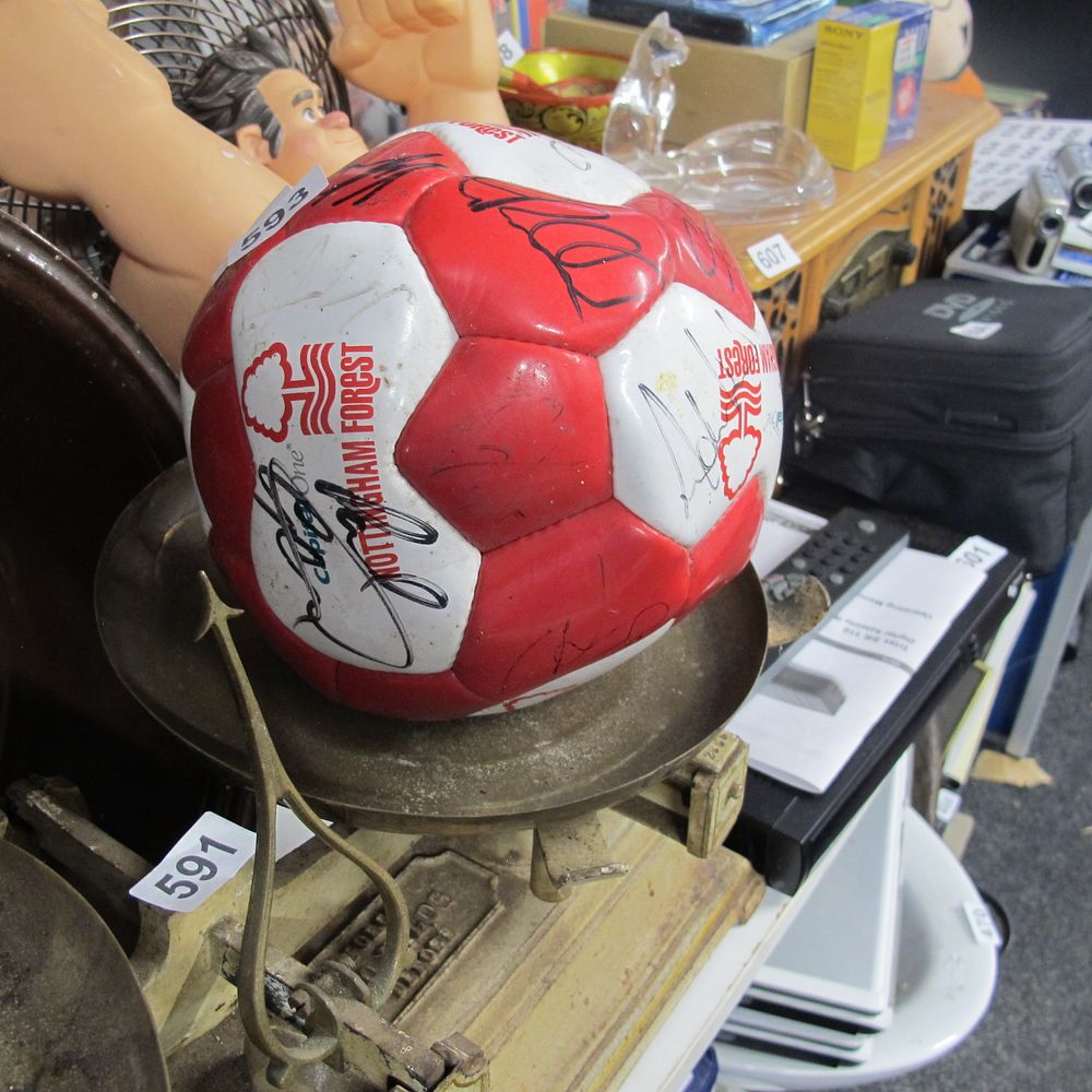 Lot 593: Autographed Nottingham Forest football 
