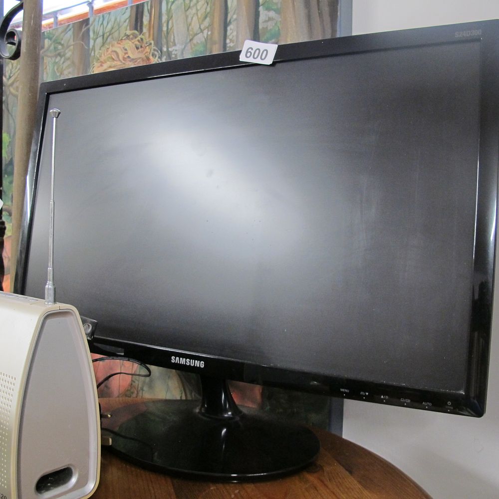 Lot 600: Samsung TV