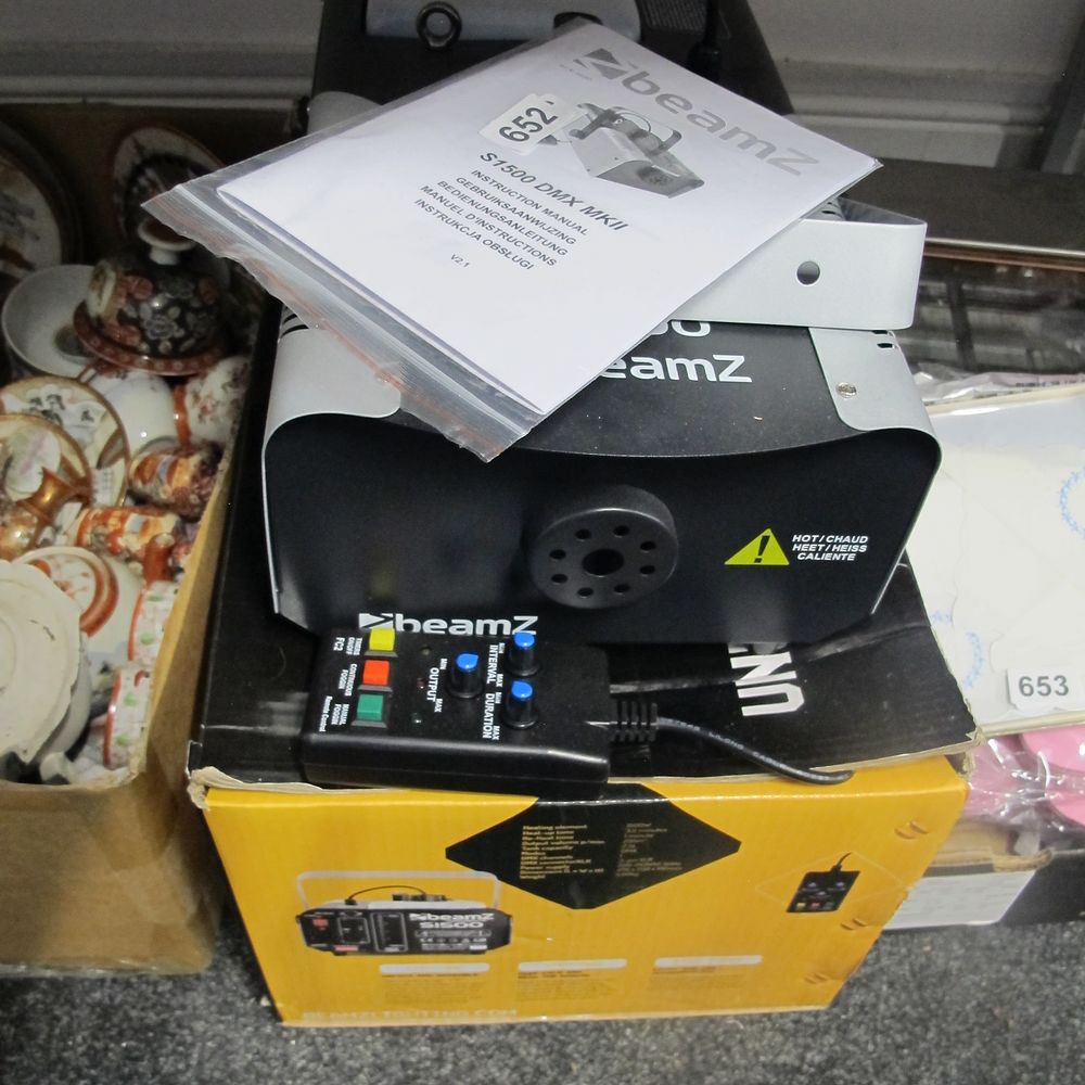 Lot 652: Smoke machine