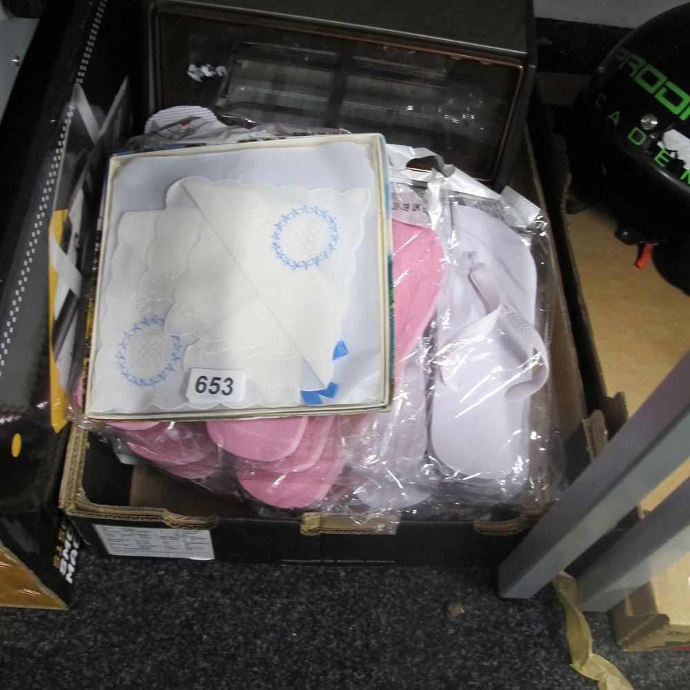 Lot 653: Box of misc.