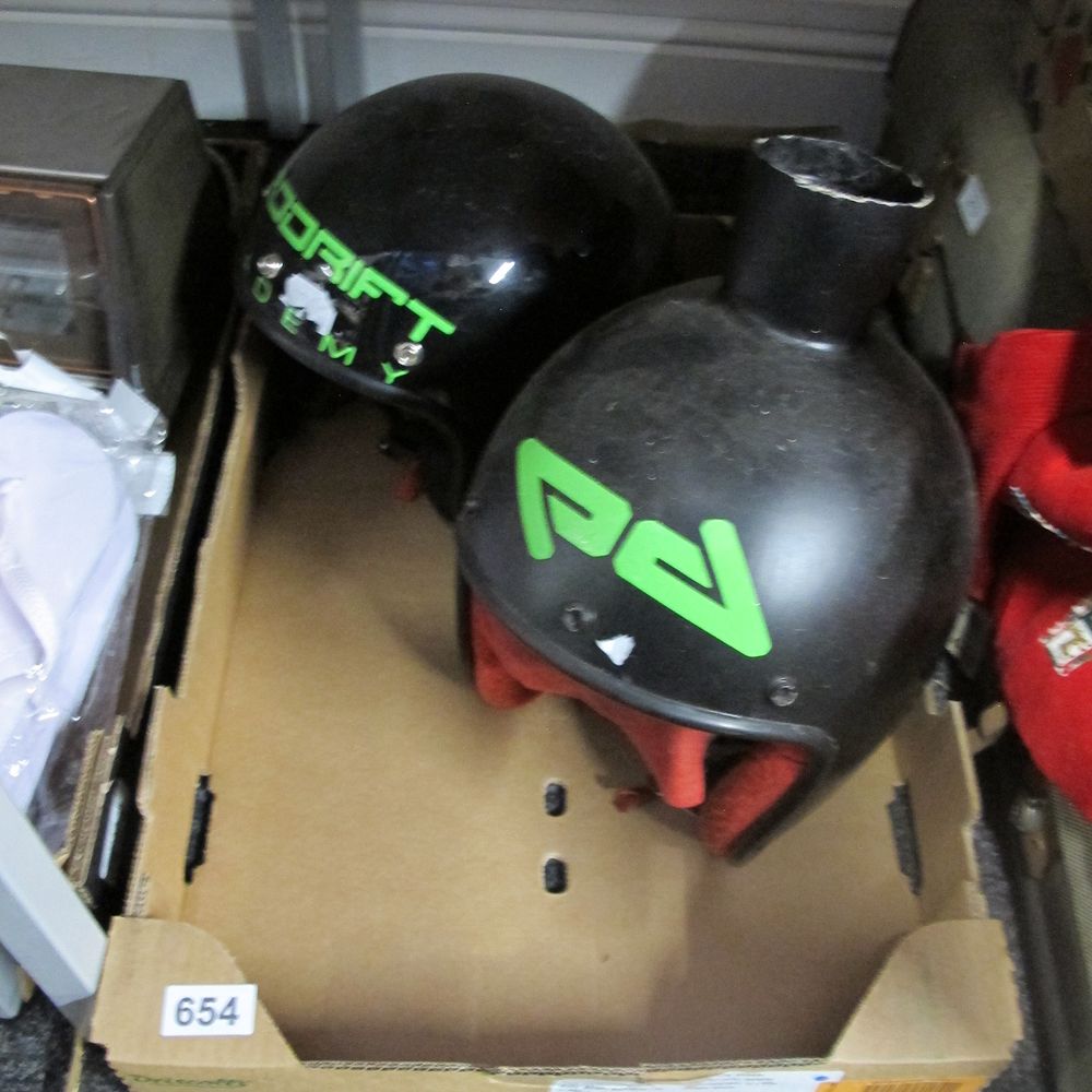 Lot 654: 2 Crash helmets