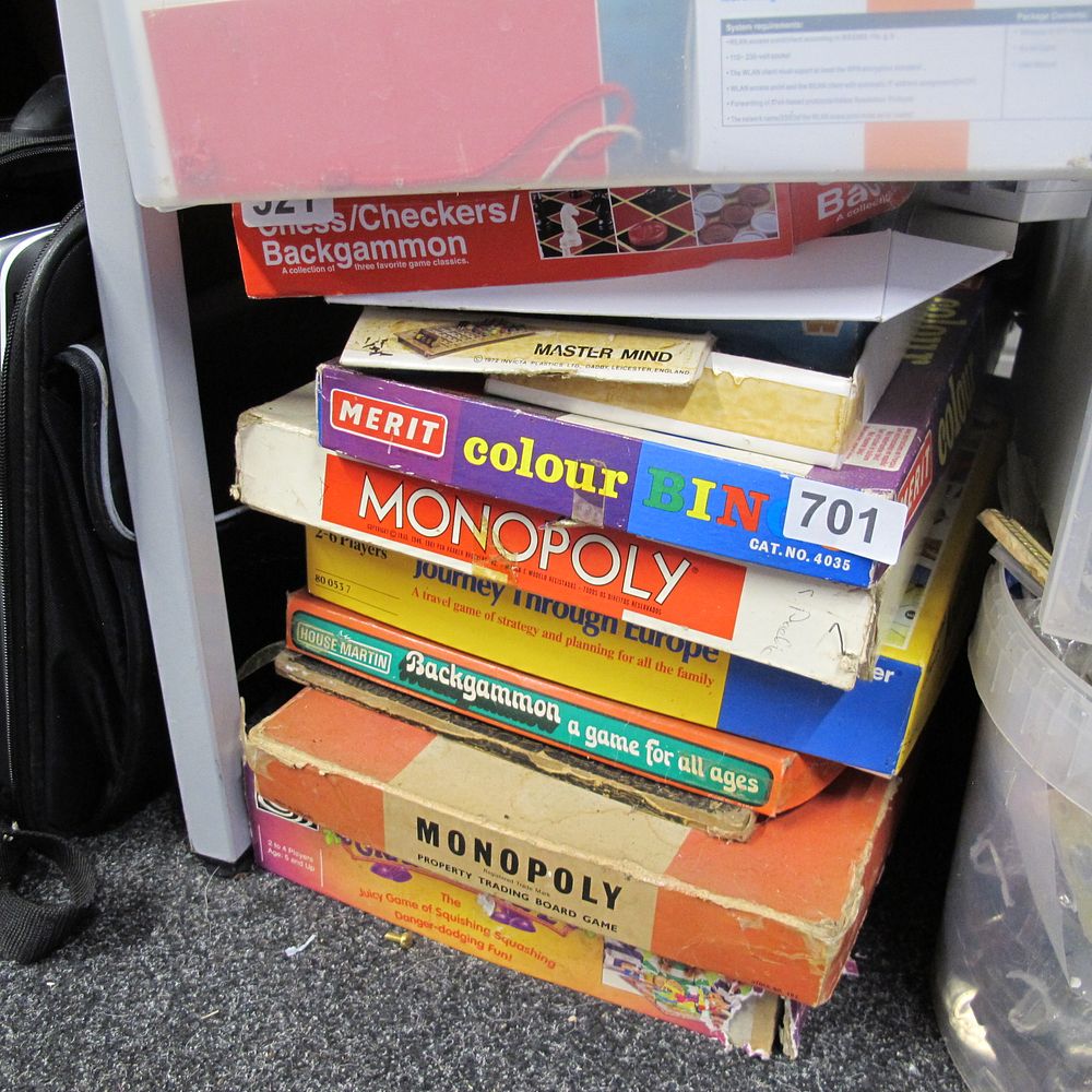 Lot 701: qty of board games