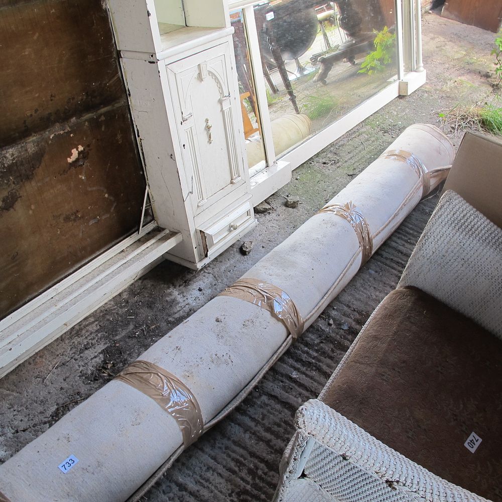 Lot 733: roll of carpet