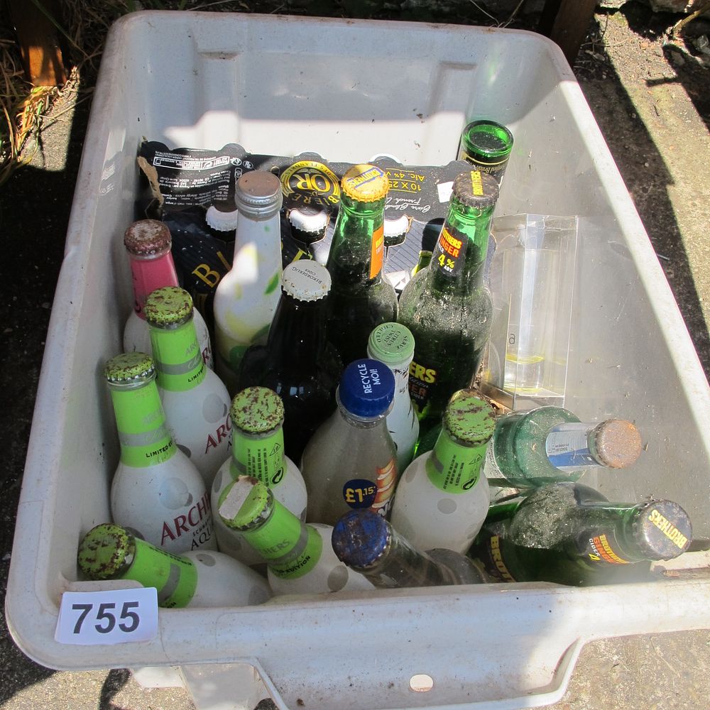 Lot 755: box of alcopops