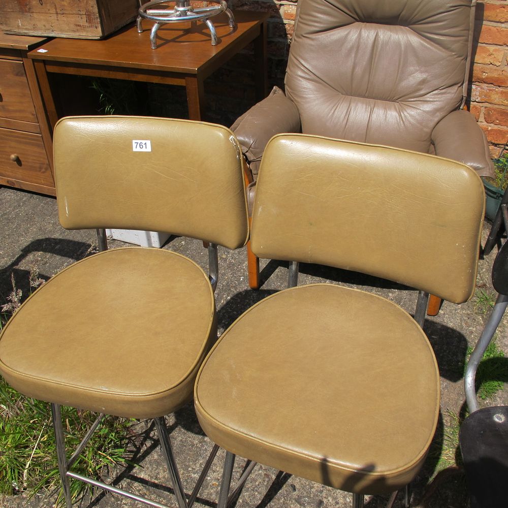 Lot 761: 2 retro chairs