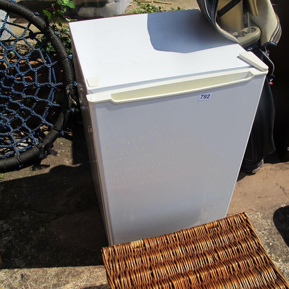 Lot 792: fridge