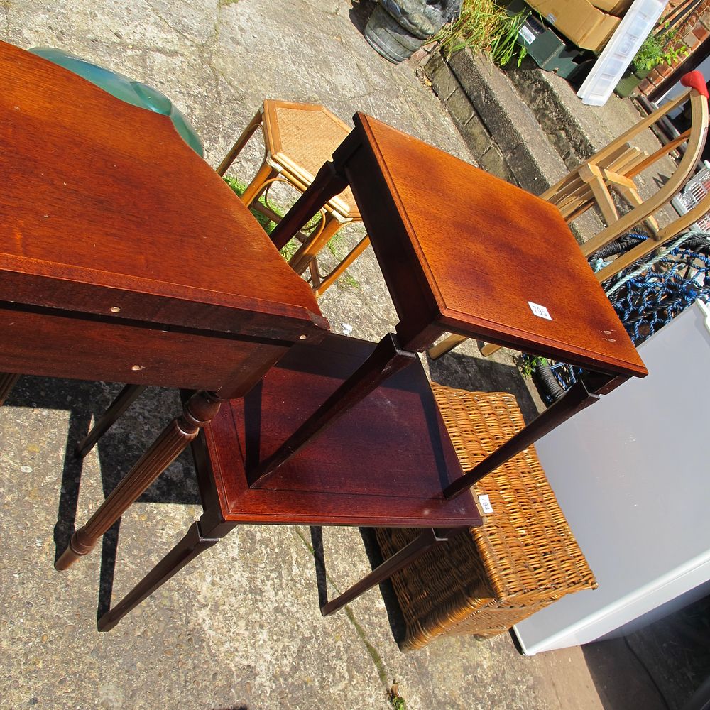 Lot 795: tables