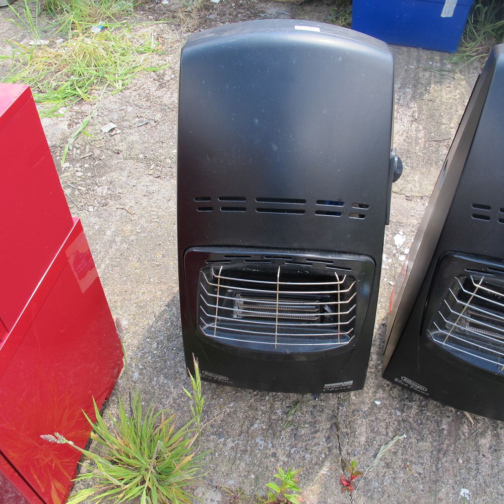 Lot 826: gas heater