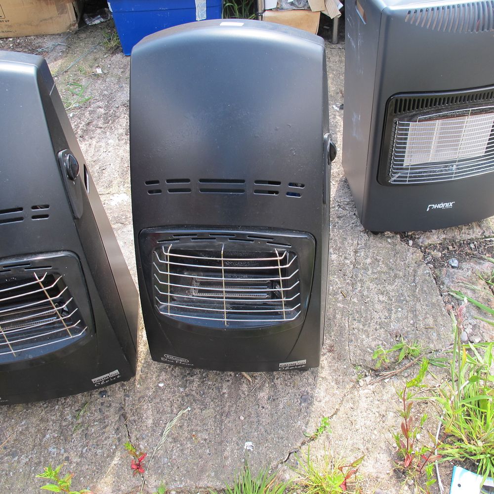 Lot 827: gas heater