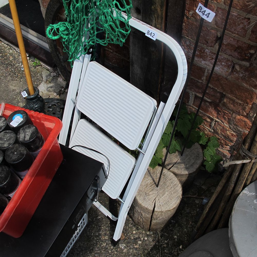 Lot 842: steps