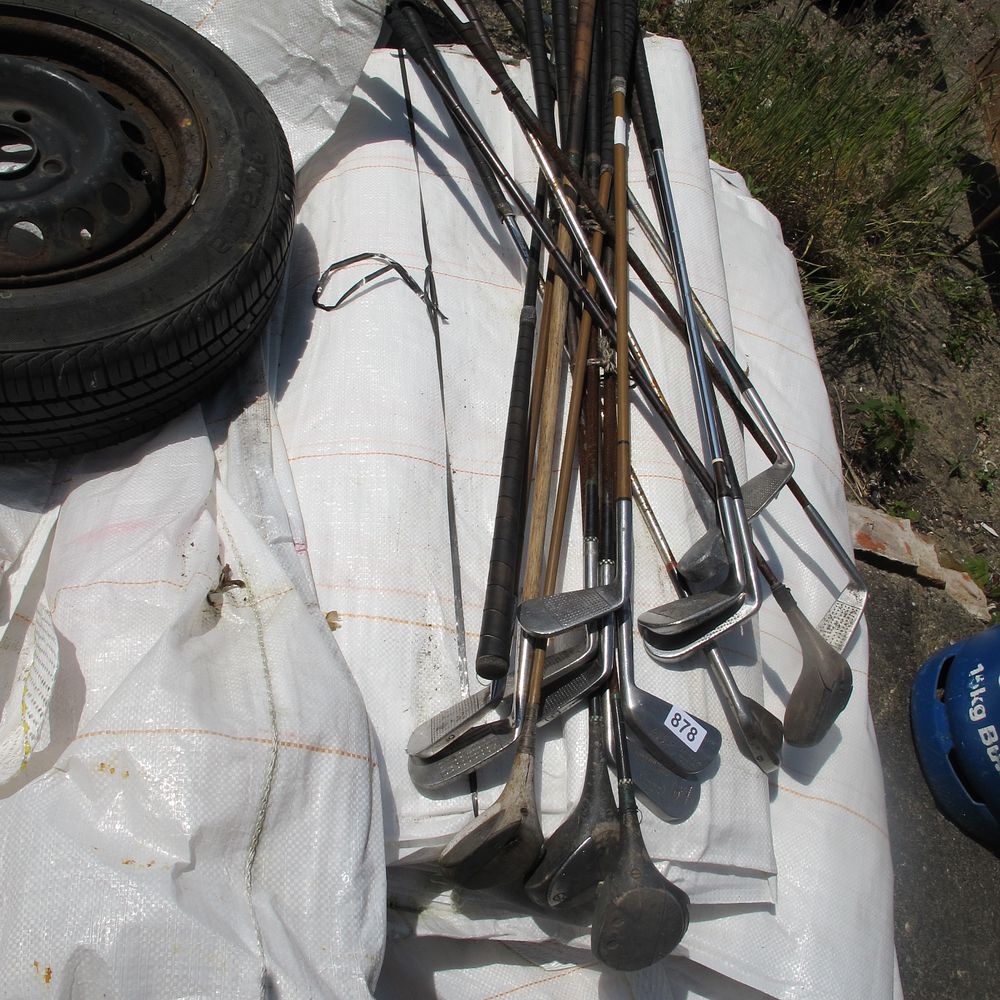 Lot 878: golf clubs