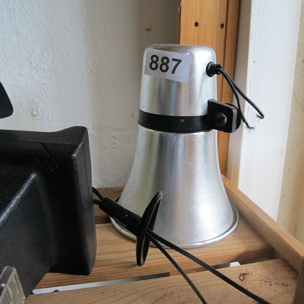 Lot 887: vintage speaker