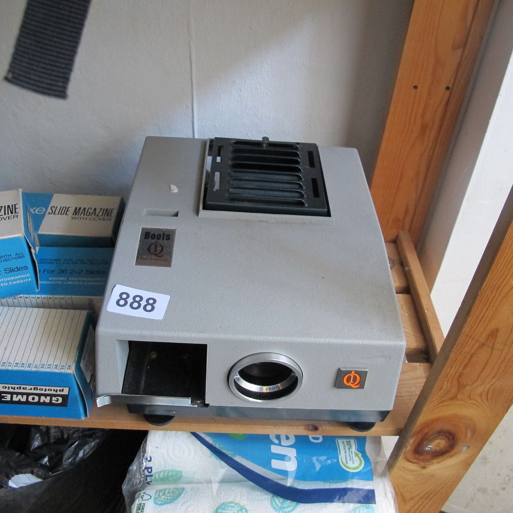 Lot 888: boots projector