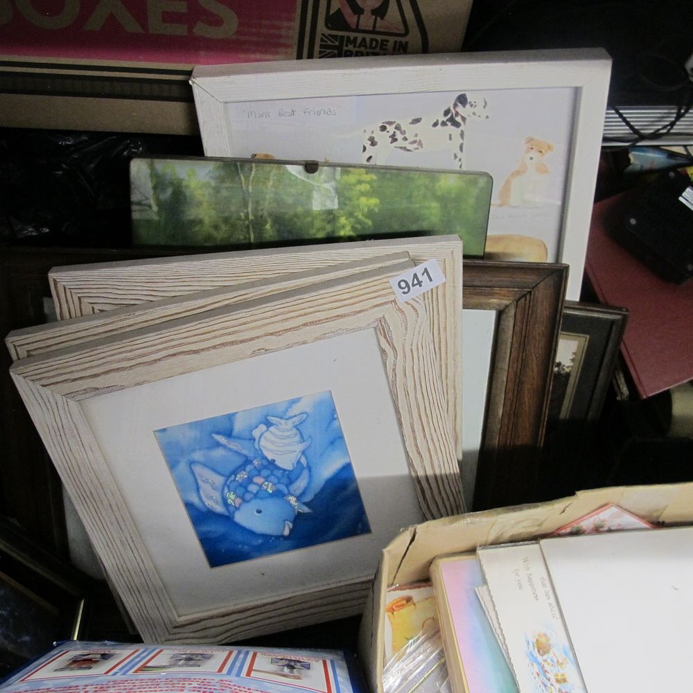 Lot 941: qty of pictures