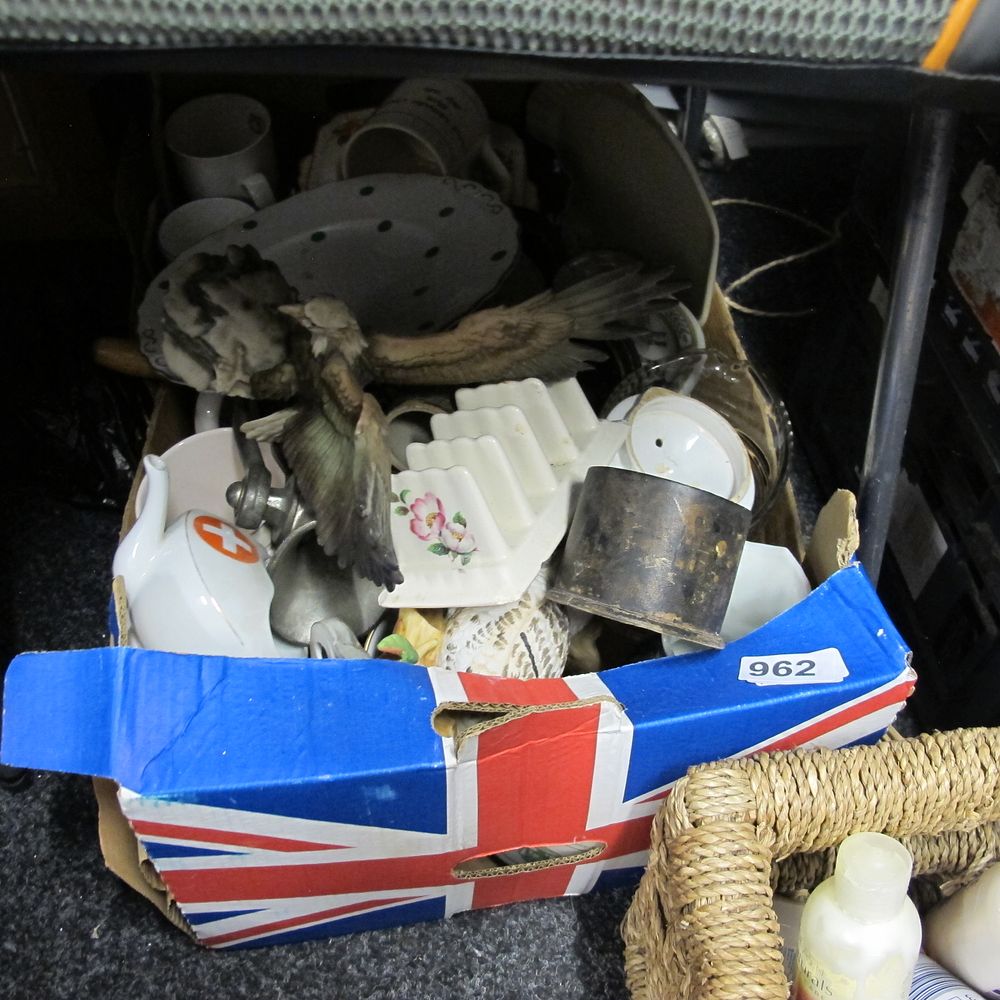 Lot 962: box of misc
