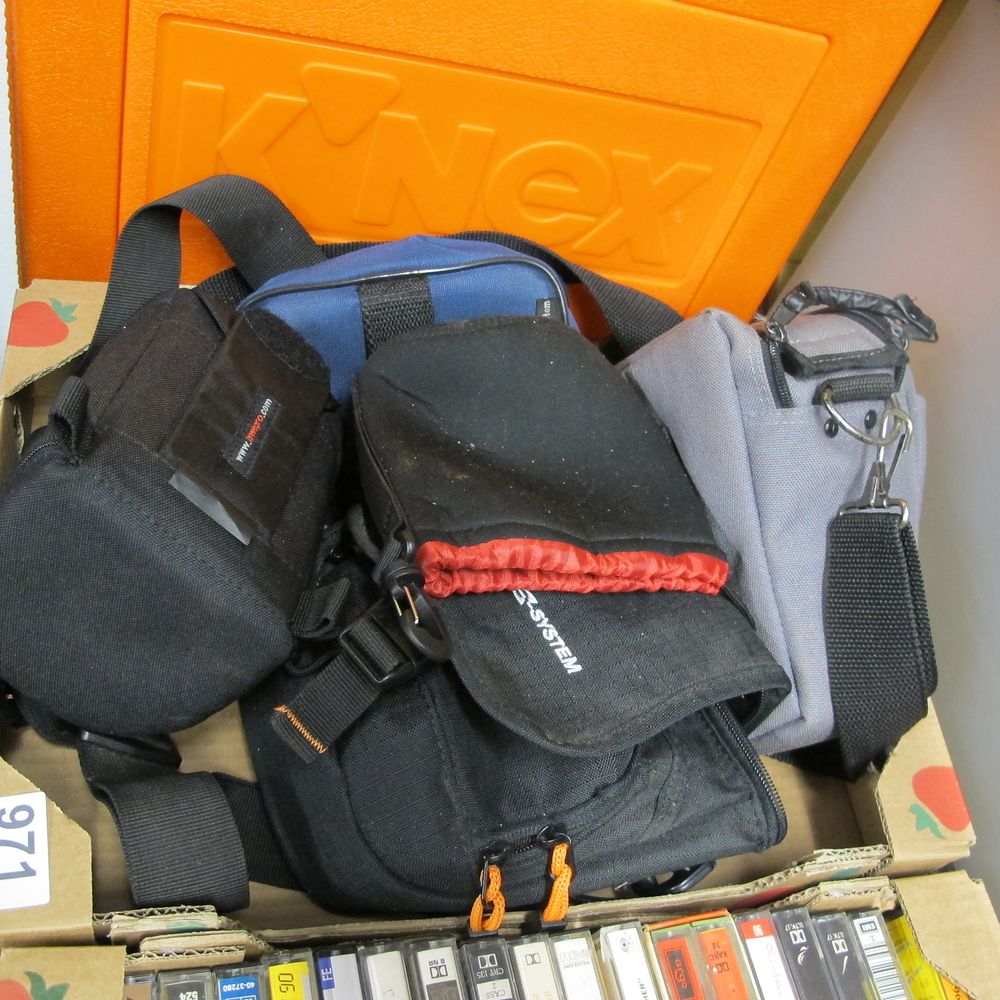 Lot 971: box of misc camera bags