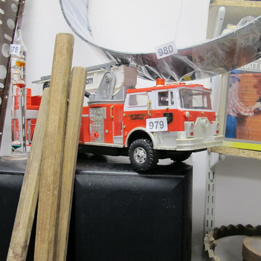 Lot 979: fire engine