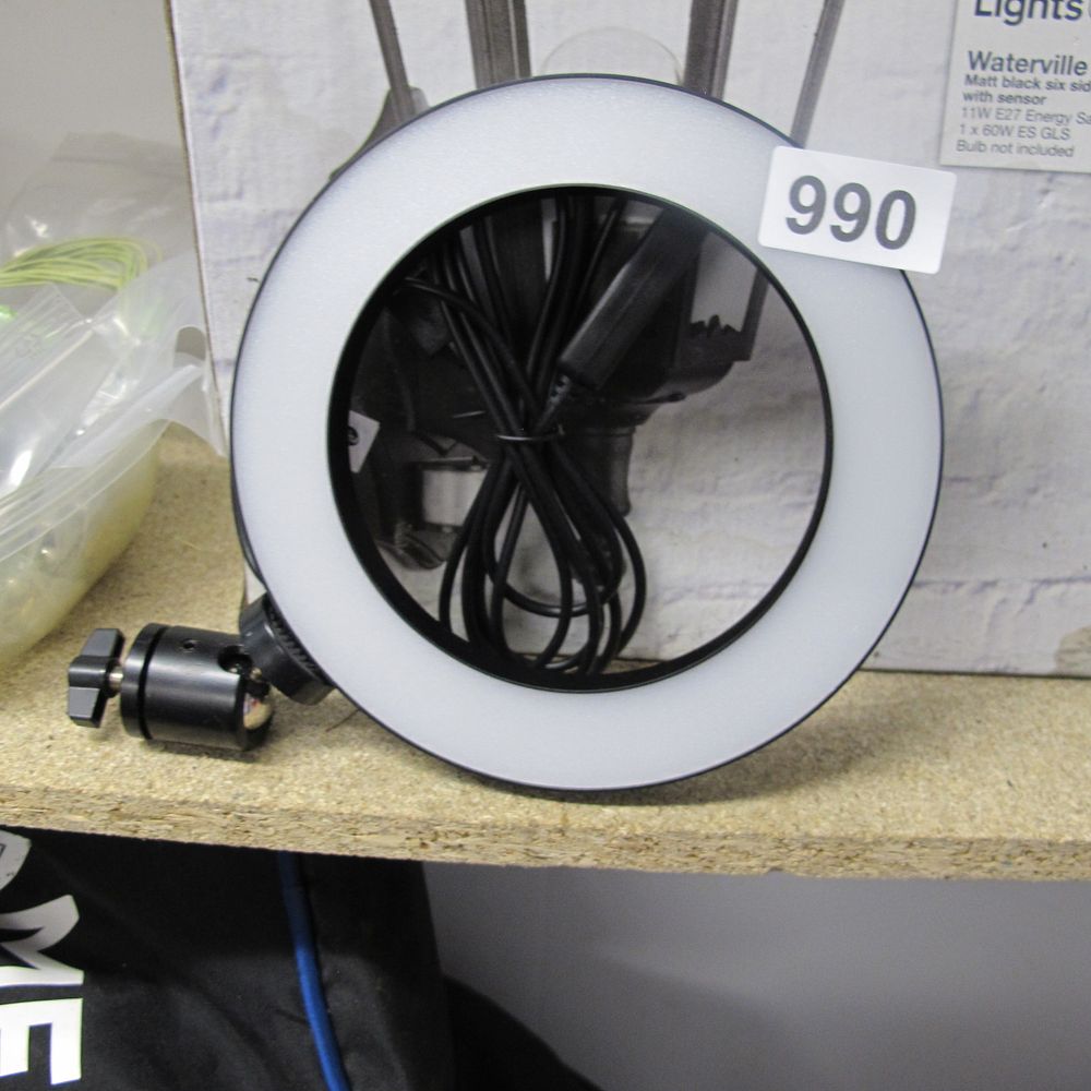 Lot 990: selfie ring light