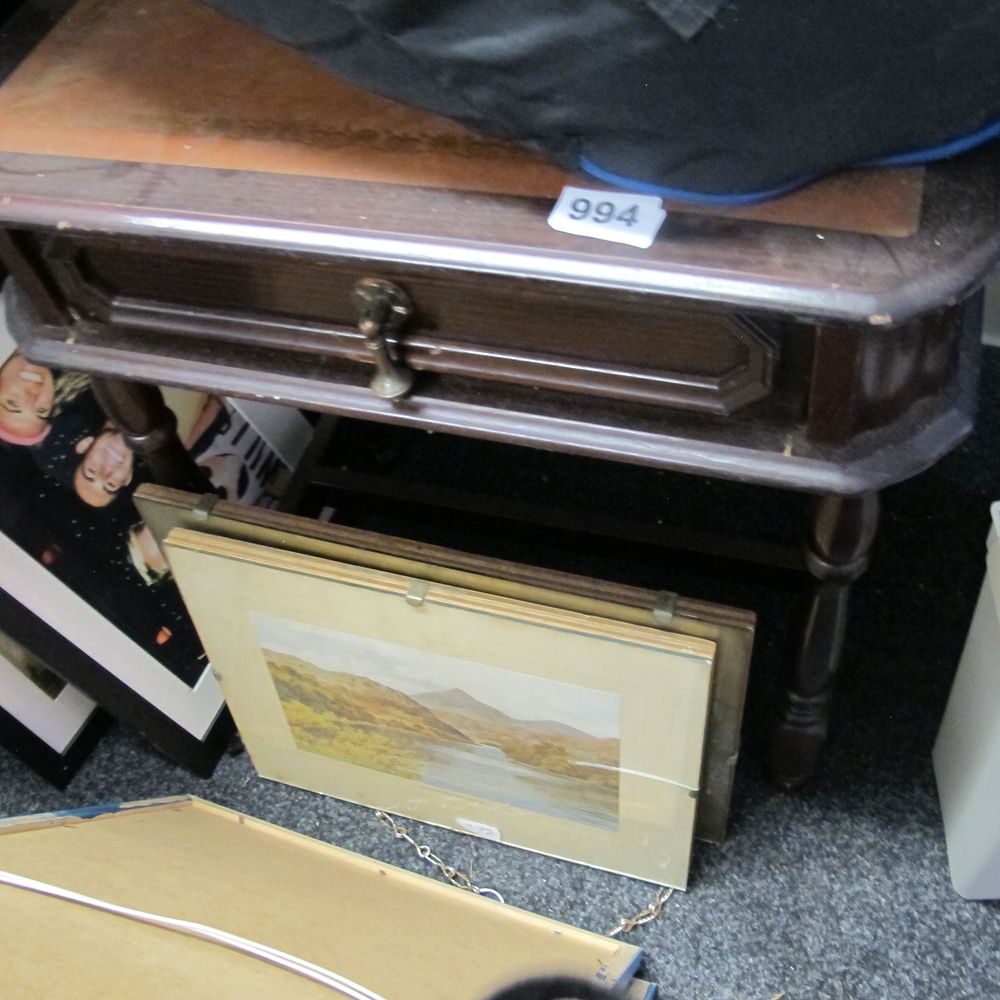 Lot 994: table