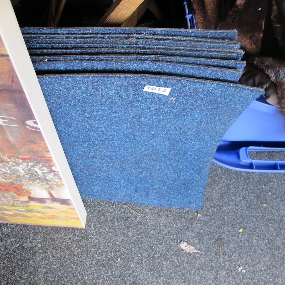 Lot 1013: carpet tiles