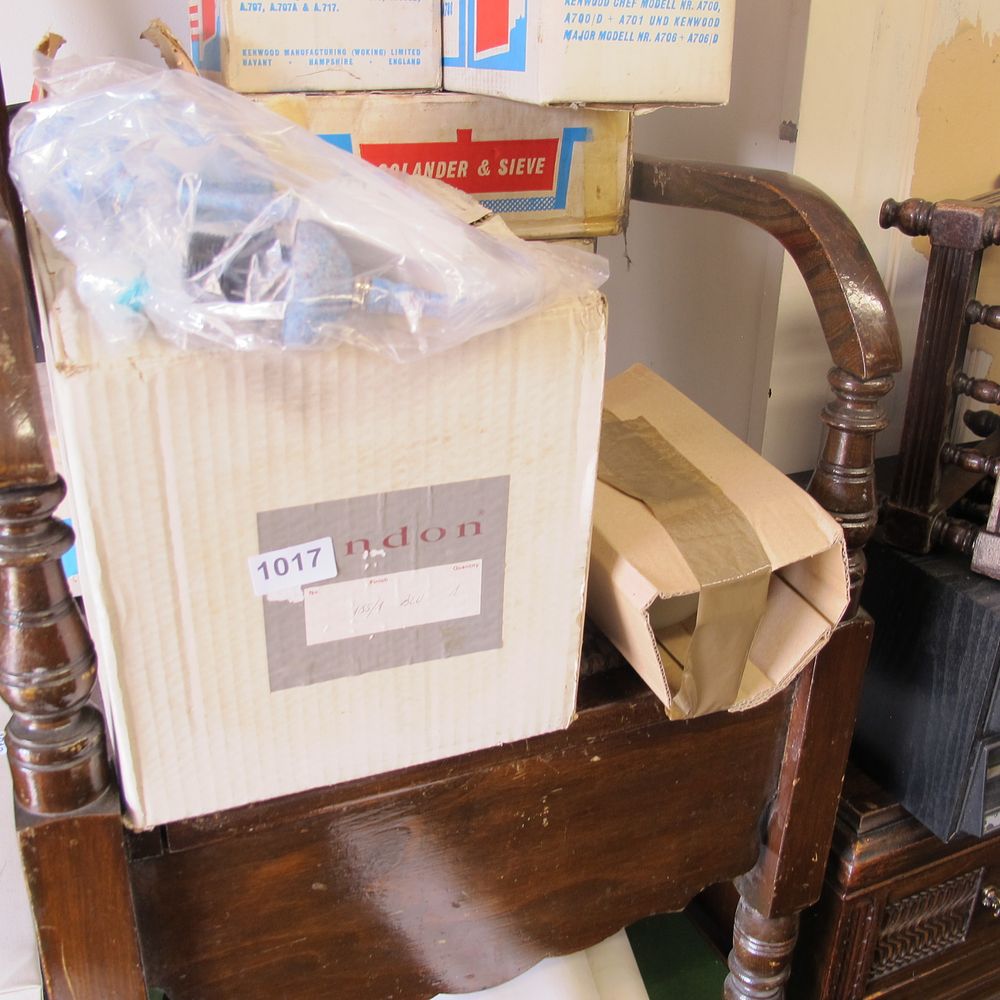 Lot 1017: wall light