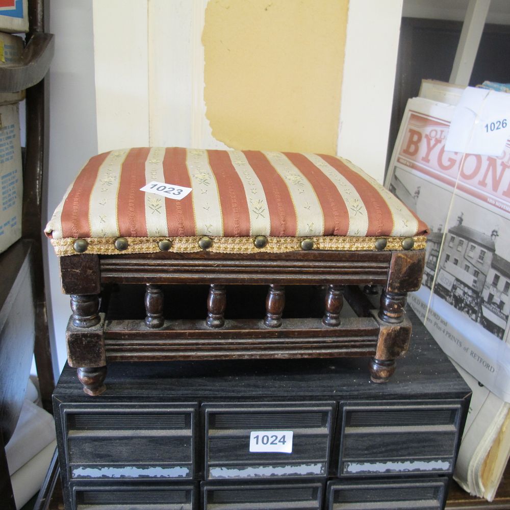 Lot 1023: foot stool