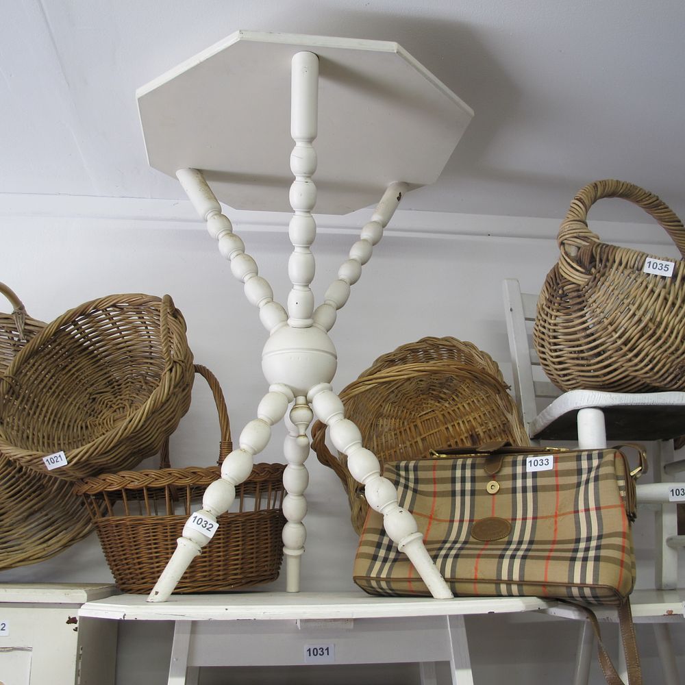 Lot 1032: White painted octagonal table with turned wooden legs 