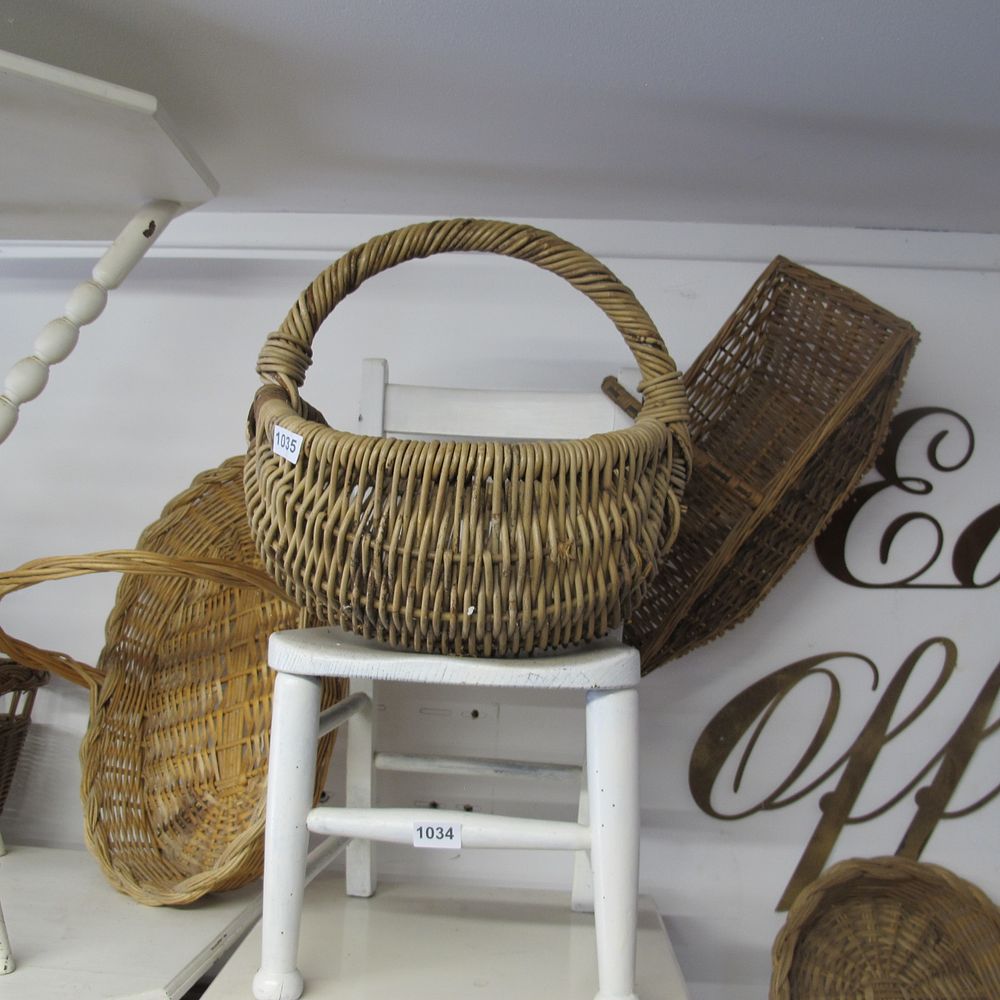 Lot 1035: 3 Woven wicker flower basket 