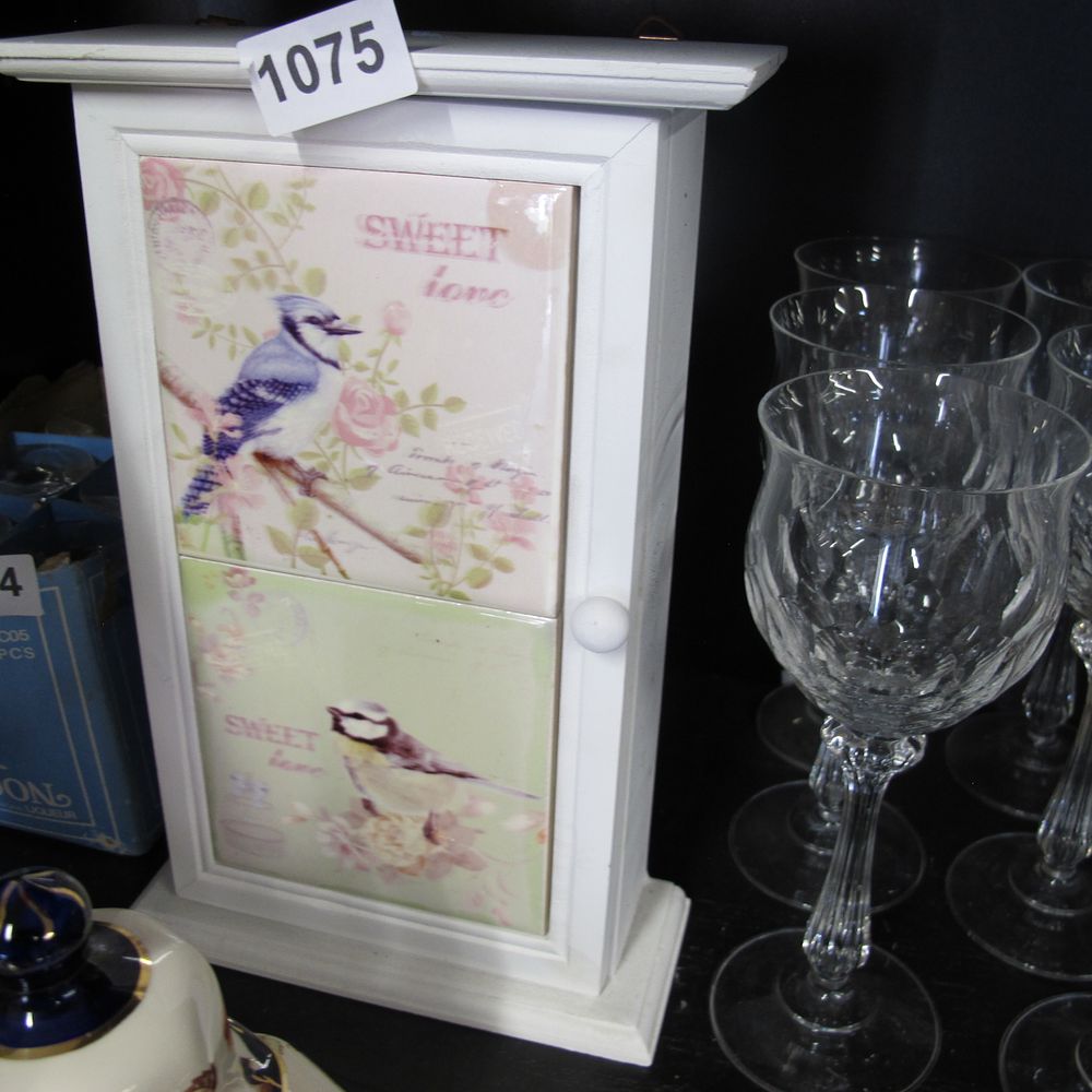 Lot 1075: Bird motif tile mini jewellery cabinet 