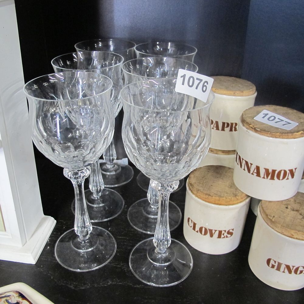 Lot 1076: Six wine glasses 