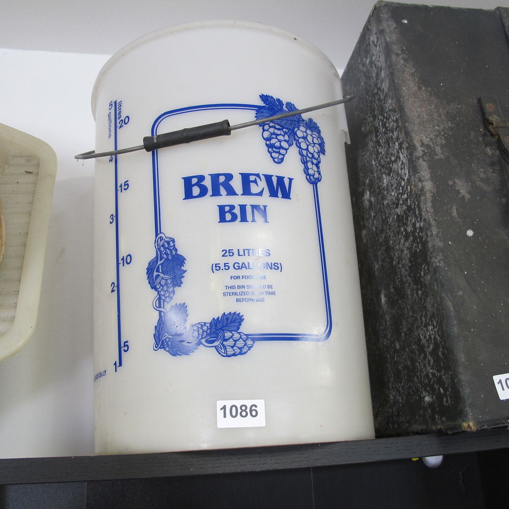 Lot 1086: Beer brew bin 