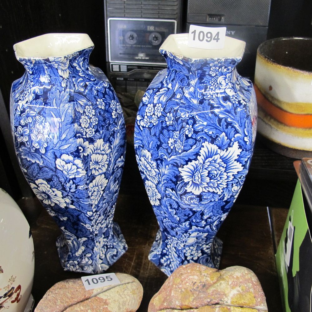 Lot 1094: Large pair of beautiful blue and white vases 