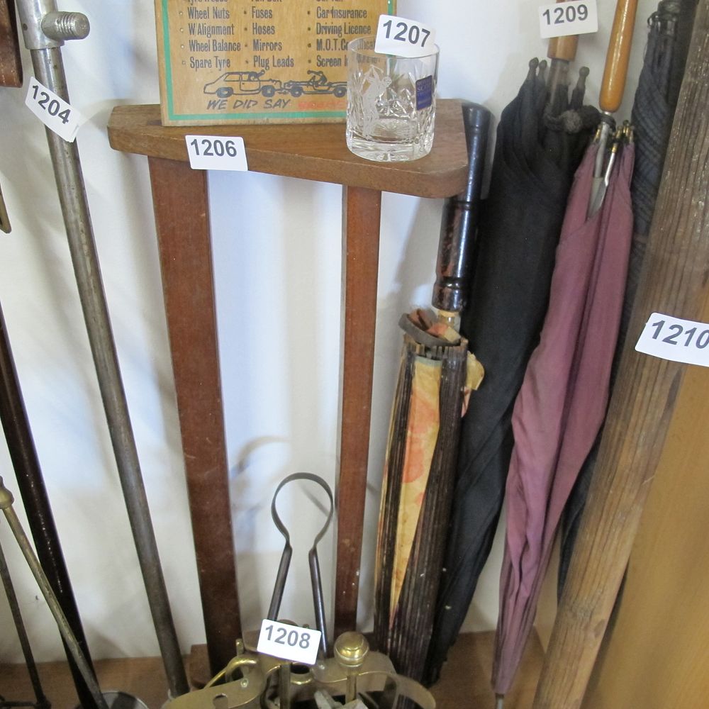 Lot 1206: Wooden table 