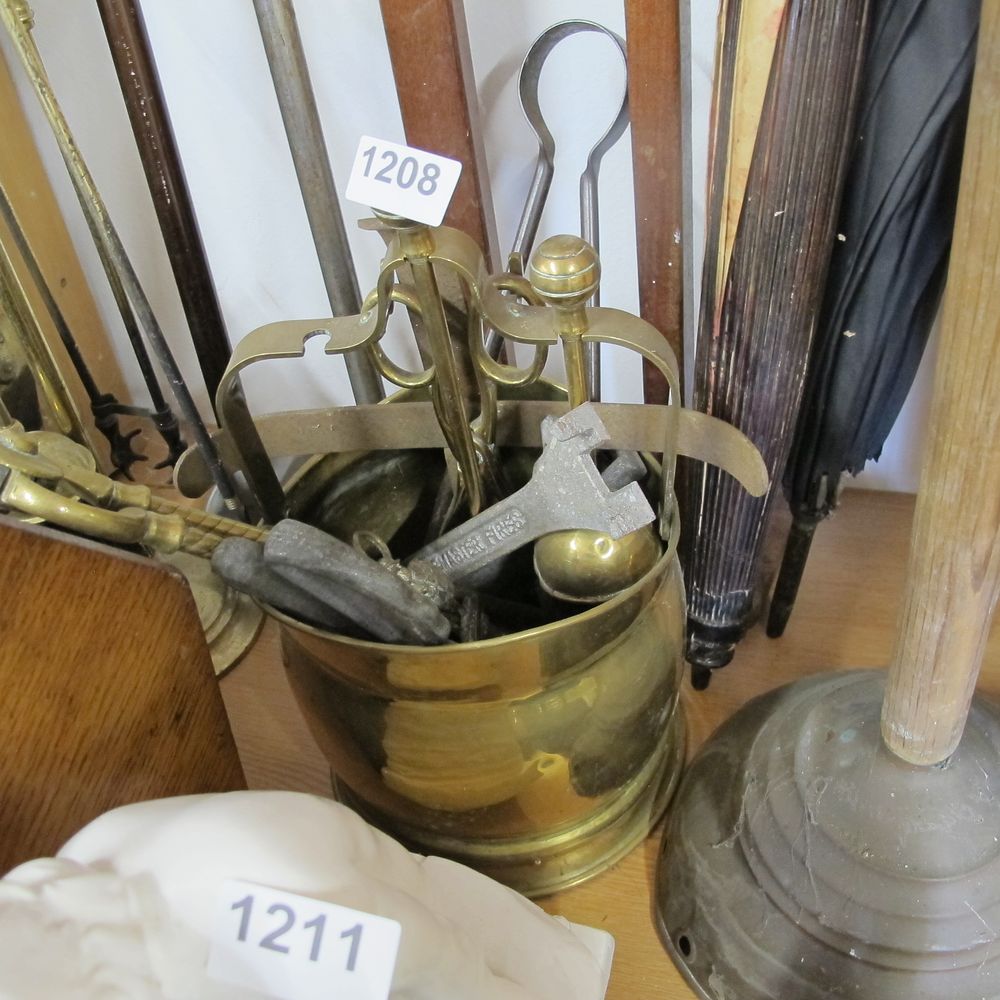 Lot 1208: Brassware and coal scuttle 