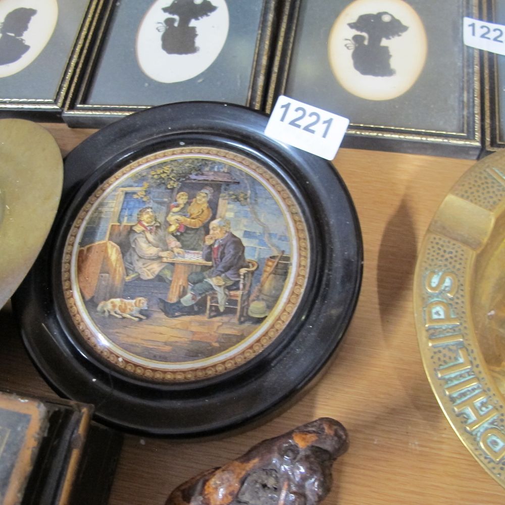 Lot 1221: Vintage wall plaque
