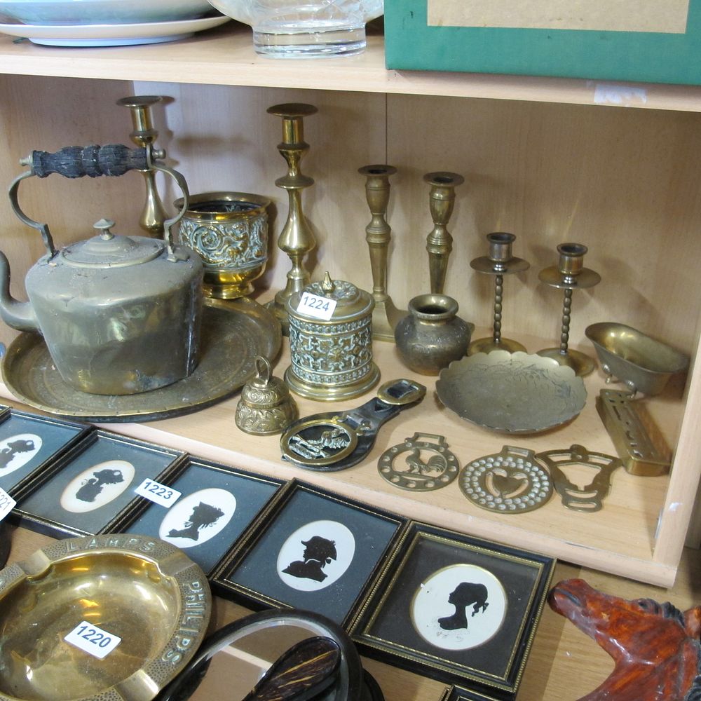 Lot 1224: Lot of brassware 