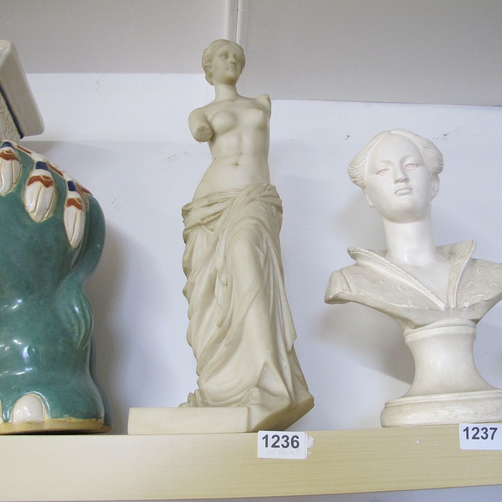 Lot 1236: Resin figurine 