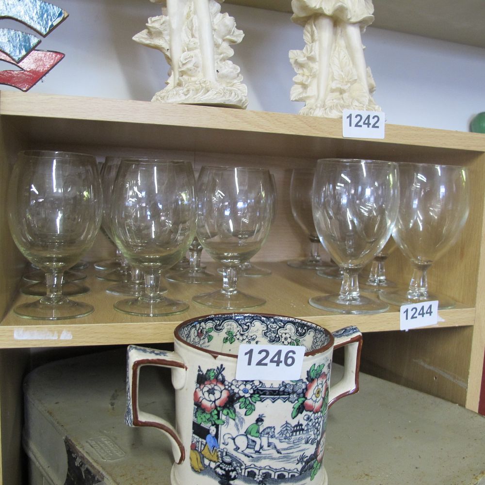 Lot 1244: Various glassware 