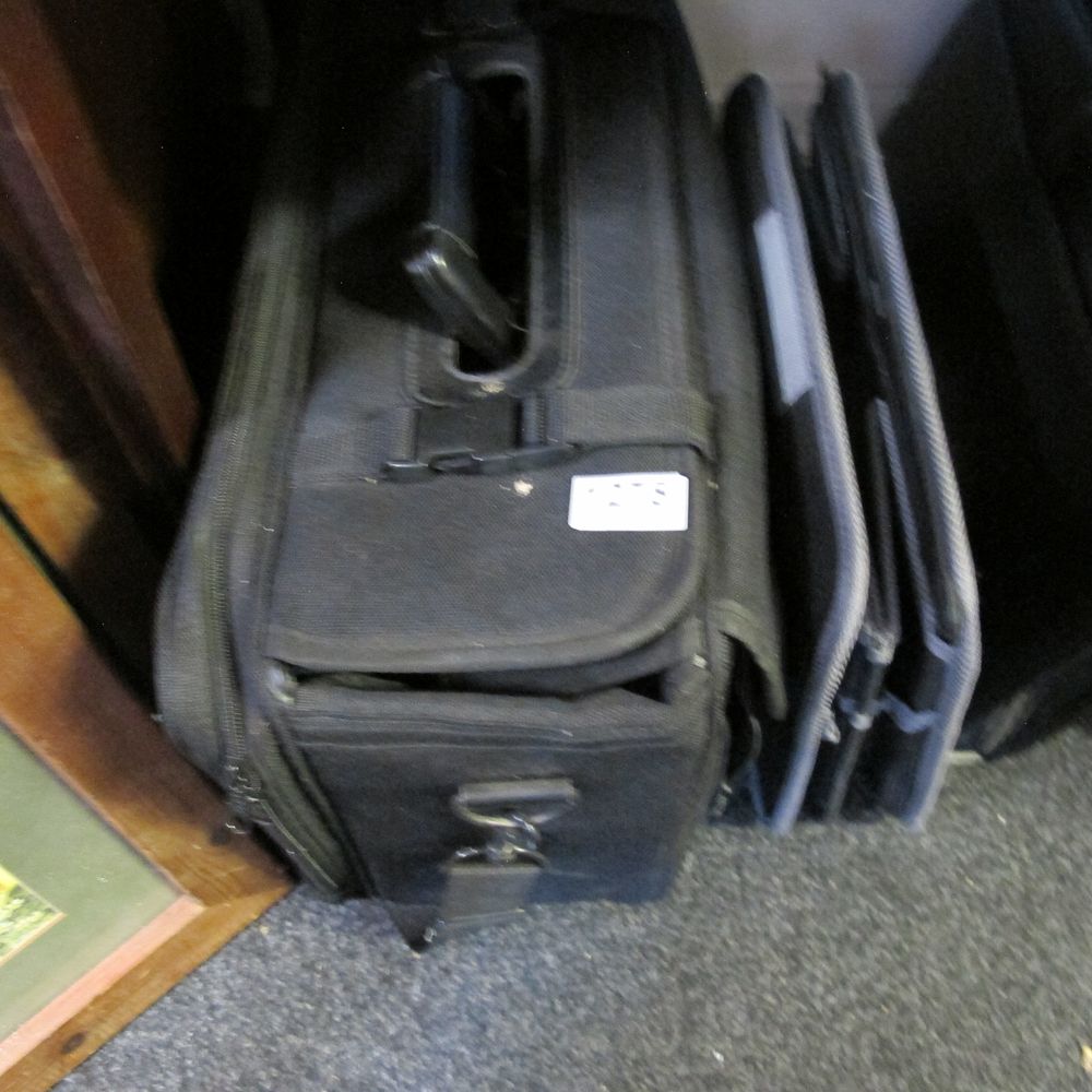 Lot 1275:  a large Teachers Satchel