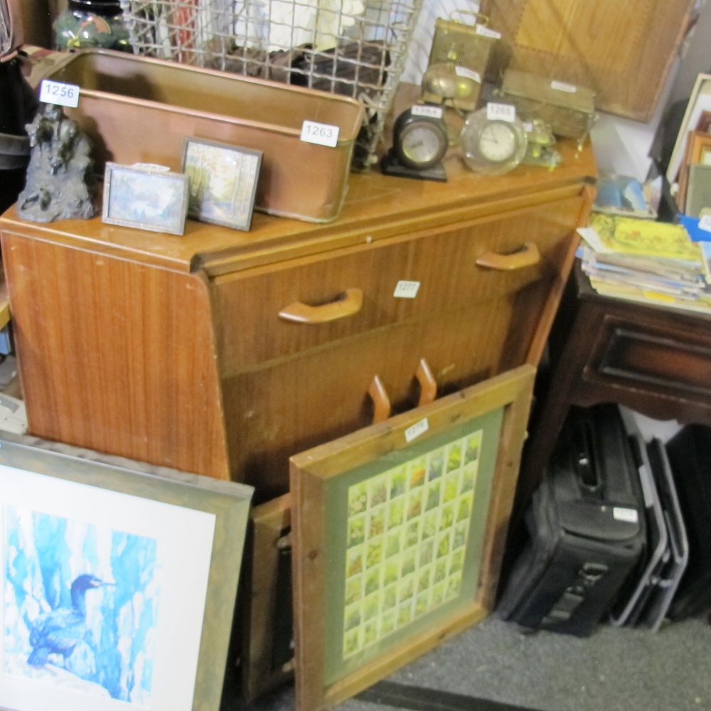 Lot 1277: A mid century G plan corner unit