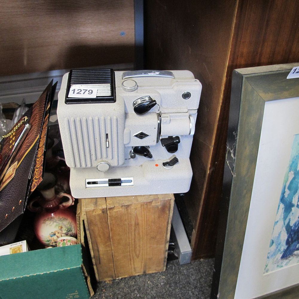 Lot 1279: A vintage projector