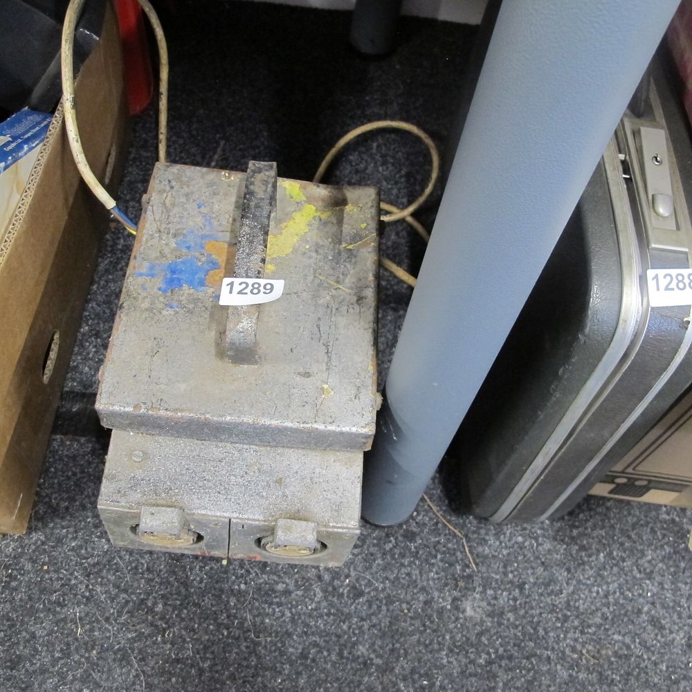 Lot 1289: One 110 volt transformer
