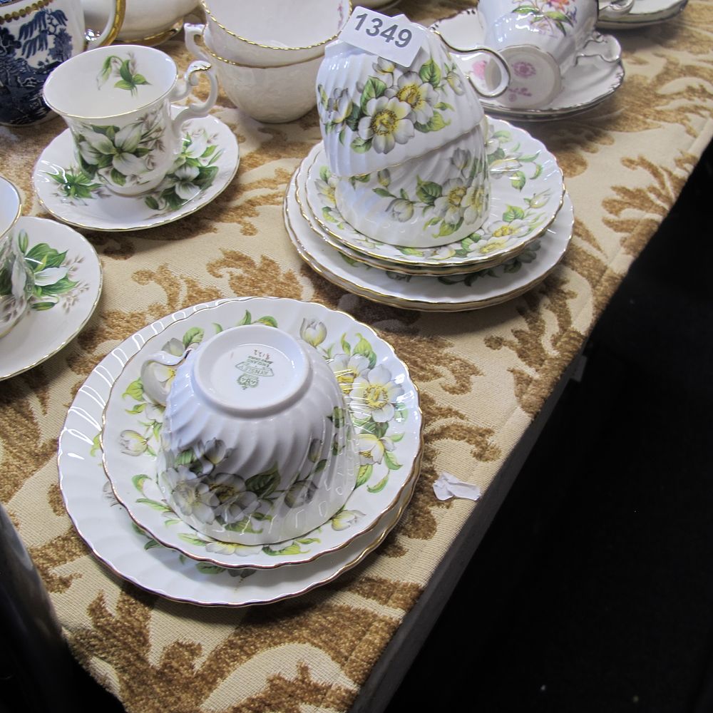 Lot 1349: Various Aynsley Cups and sauces
