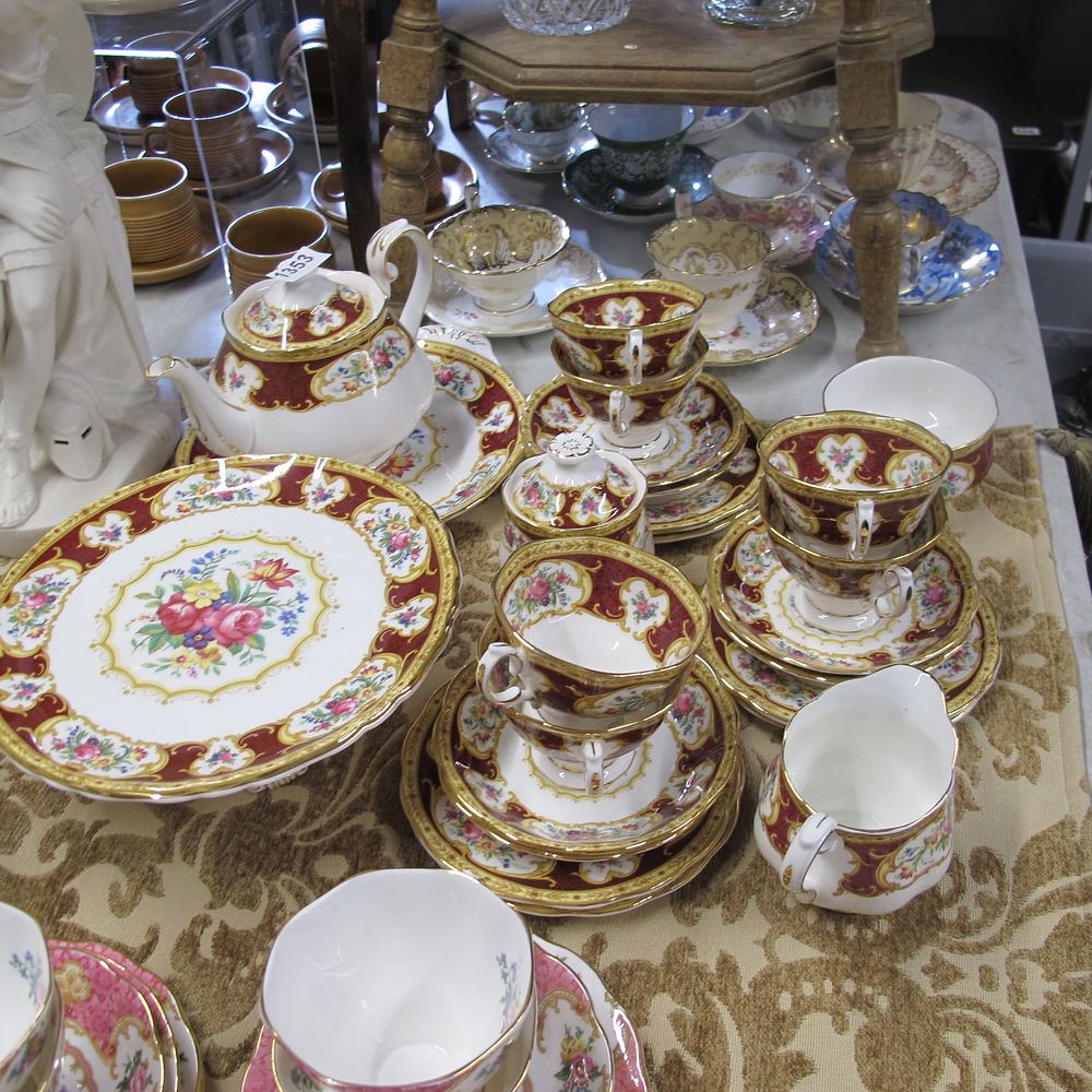 Lot 1353: A large collection of Royal Albert Lady Hamilton