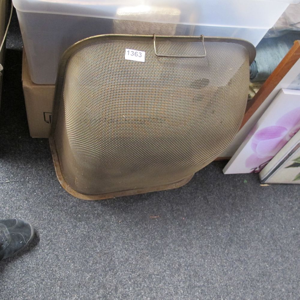 Lot 1363: A mesh fire guard