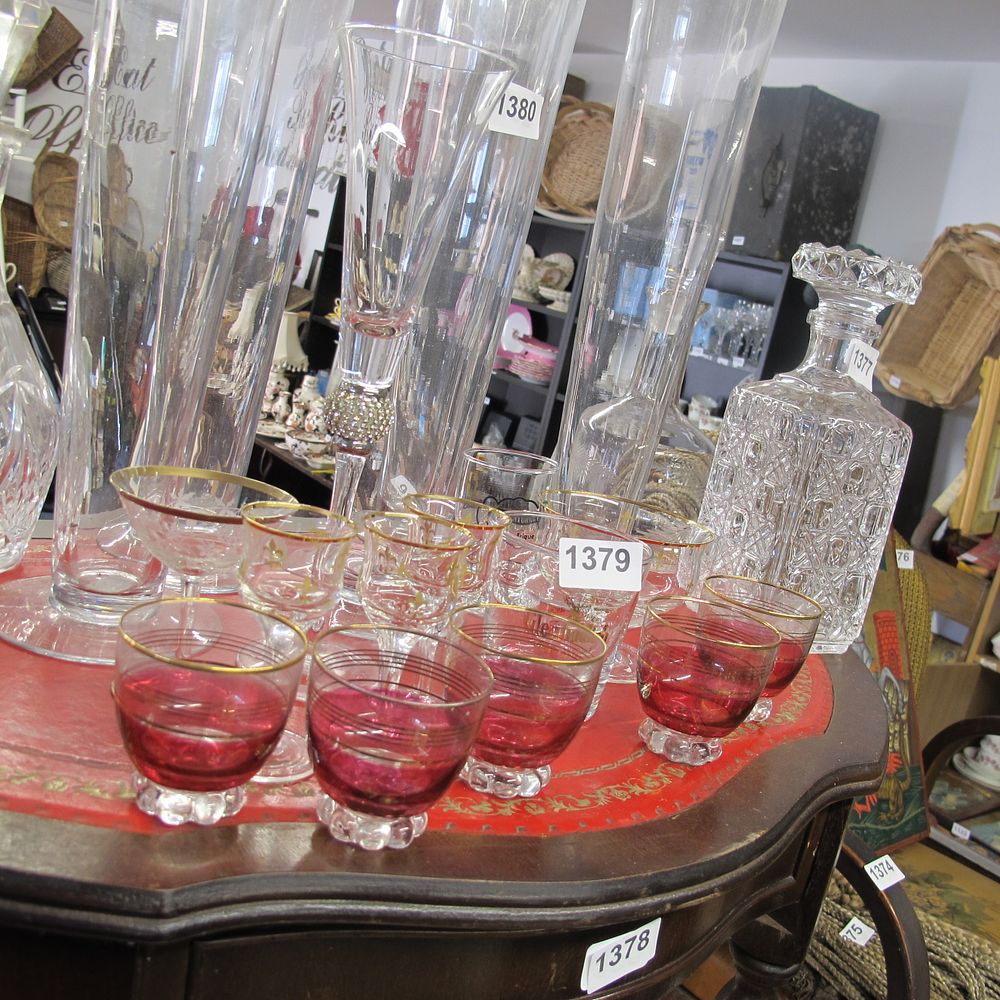 Lot 1379: Vintage glasses