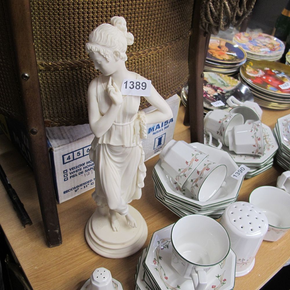 Lot 1389: Large classical parian figurine